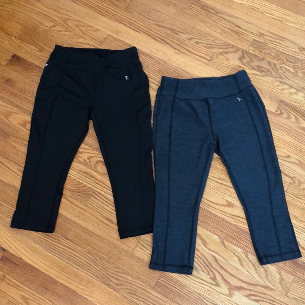 Danskin Women’s Capri Leggings 2 PAIRS, XS (0-2)